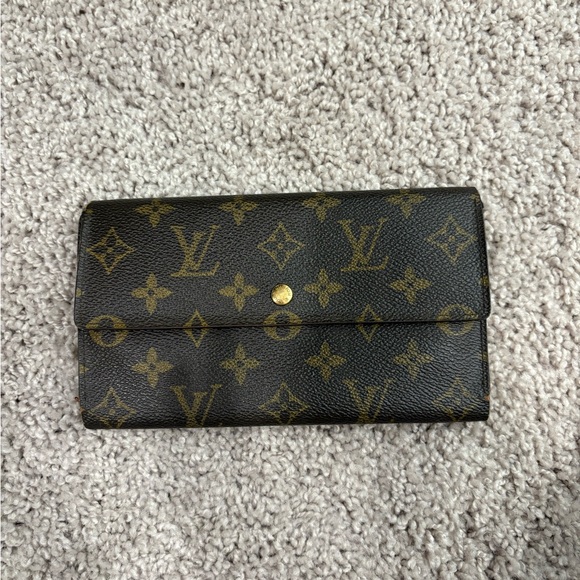 Louis Vuitton Brown and Gold Monogram Wallet - Picture 1 of 9